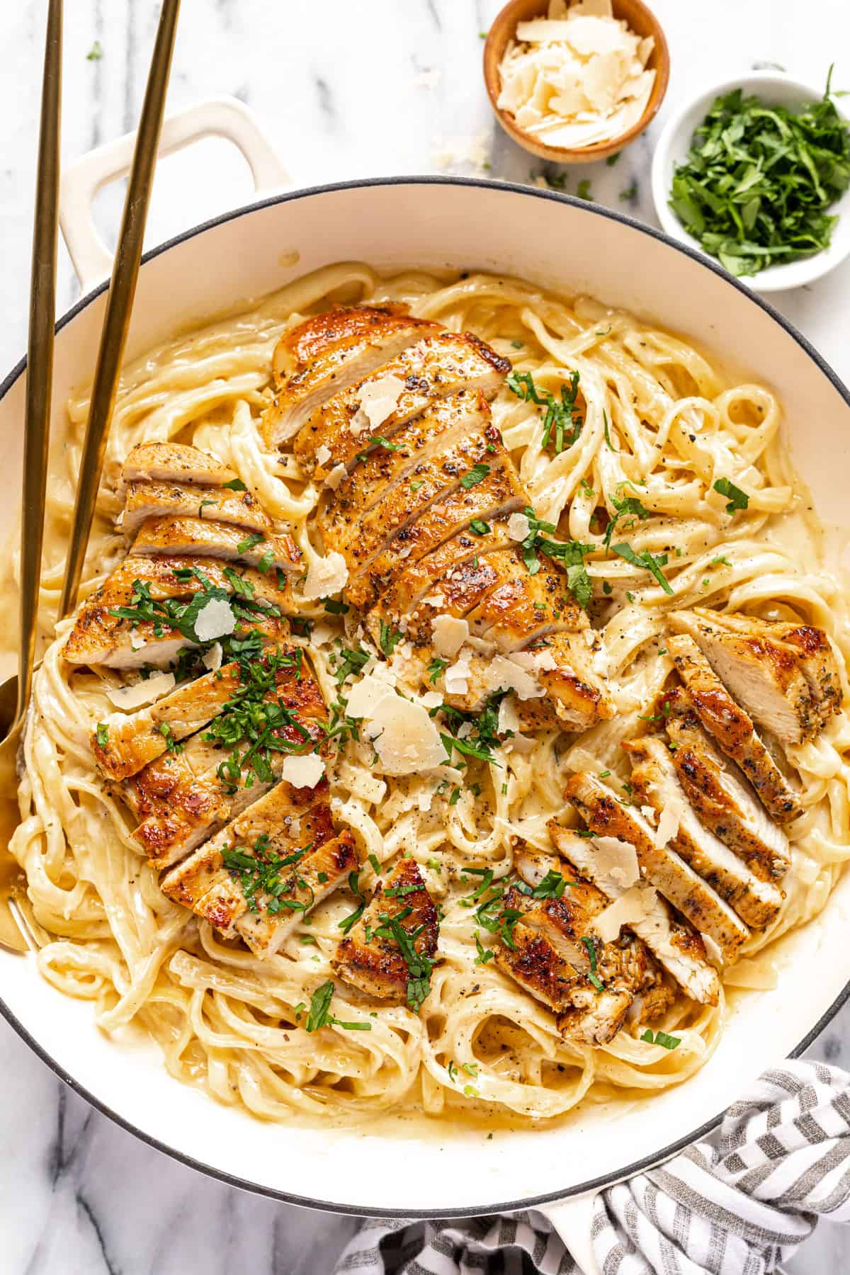 Chicken Fettuccine Alfredo with Creamy Parmesan Sauce
