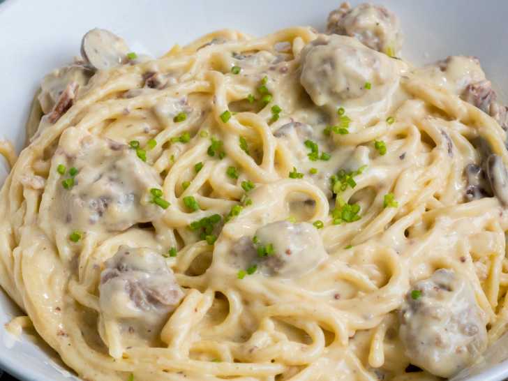 German Spaghetti with Bratwurst, Bacon, and Creamy Cheddar Sauce
