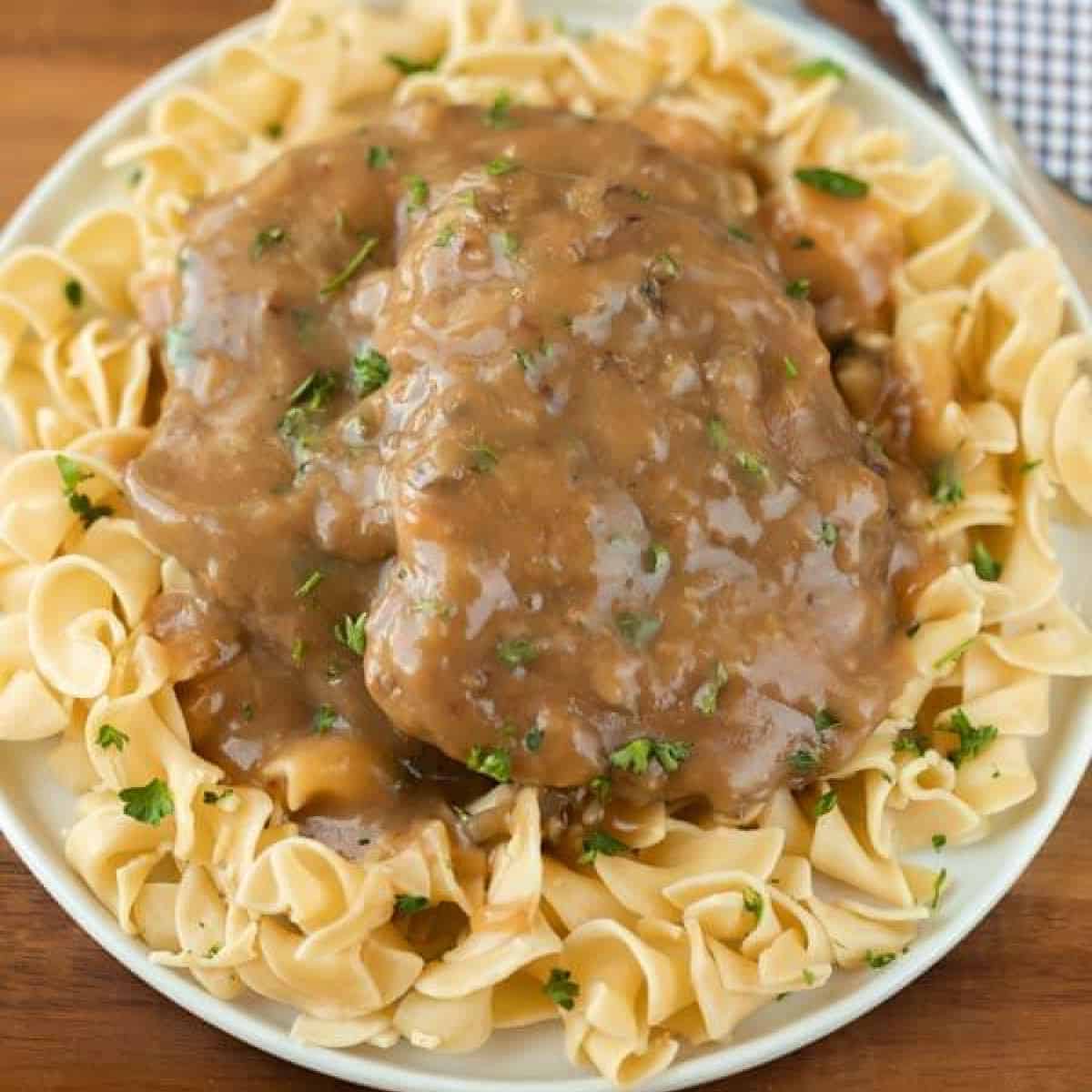 Crock Pot Cube Steak with Fork-Tender Beef and Mushroom Gravy