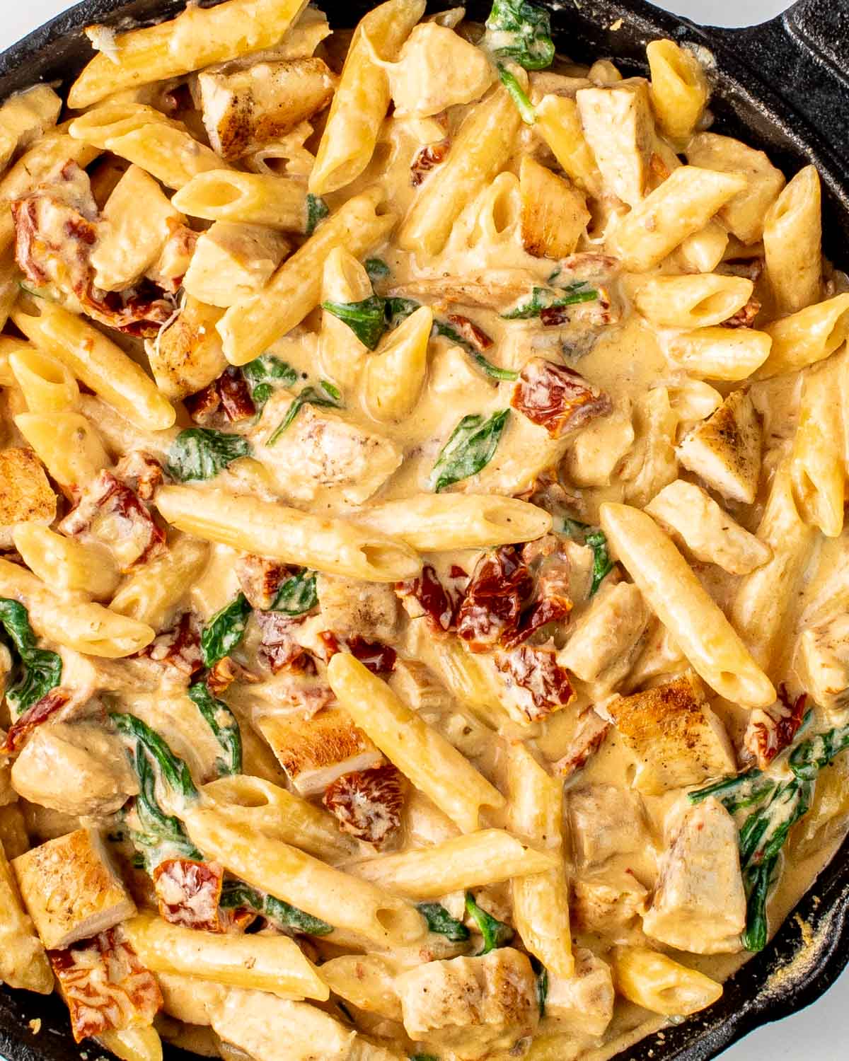 Creamy Tuscan Chicken Pasta with Spinach and Sun-Dried Tomatoes