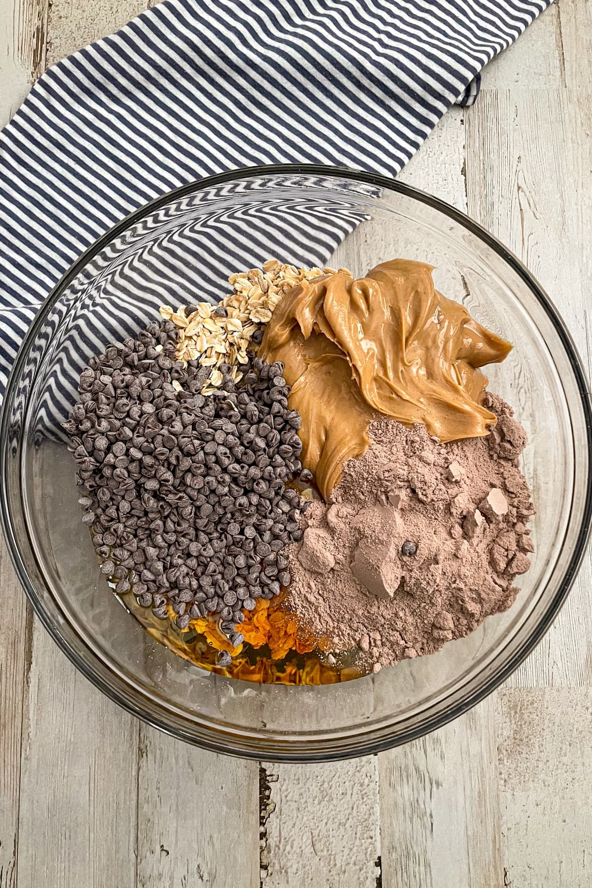 No-Bake Chocolate Peanut Butter Protein Balls: Easy Grab-and-Go Snack